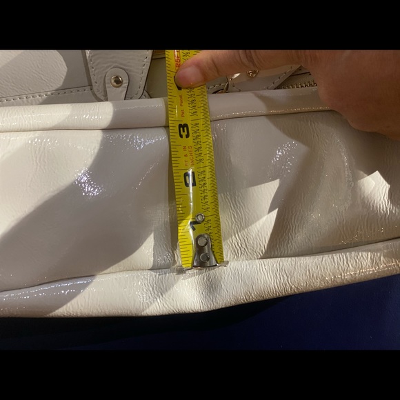 Kate Spade clutch with gold detail - Picture 11 of 11